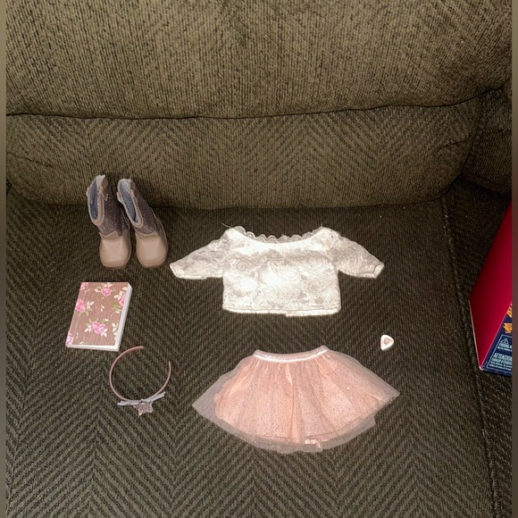 American Girl Doll Tenny Grant with accessories. - Picture 13 of 16